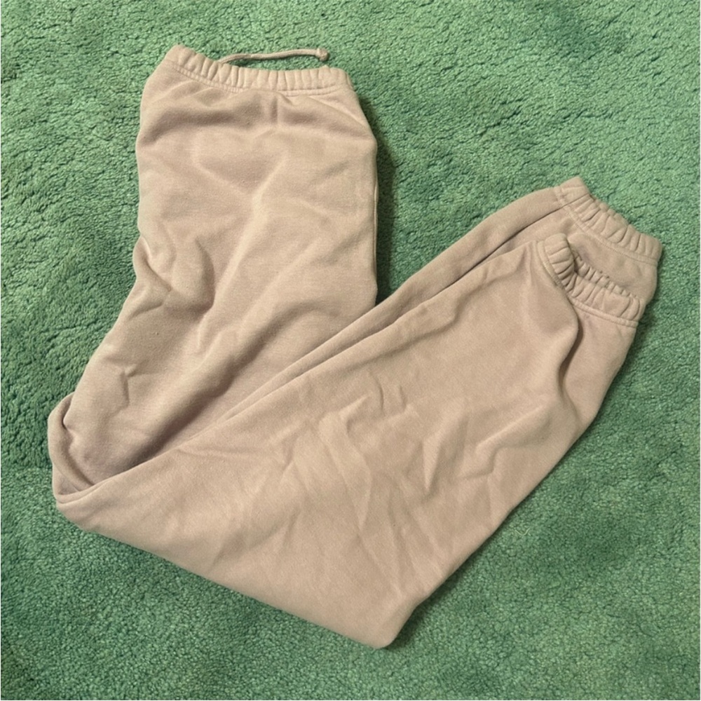 SKIMS Cotton Fleece Joggers - Picture 3 of 6